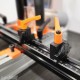 Atrama su tvirtinimo svirtimi naudojama MINIPRESS&nbsp;P&nbsp;/&nbsp;M&nbsp;staklių liniuotėms, kairė