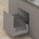 MERIVOBOX E padidinto ištraukimo stalčius su BOXCOVER ir stiklu, NL&nbsp;500&nbsp;mm, 70&nbsp;kg, TIP-ON BLUMOTION, pilkas „Indium“, EXPANDO&nbsp;T
